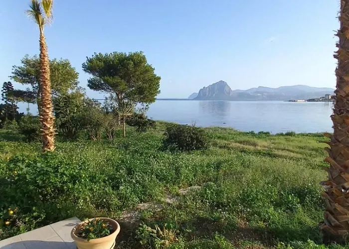 AbuNagia seaside villa garden